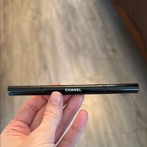 Chanel Black Eyeshadow duel sided brush